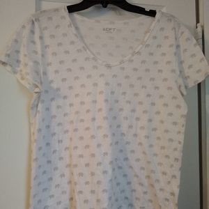 Elephants tee shirt, large